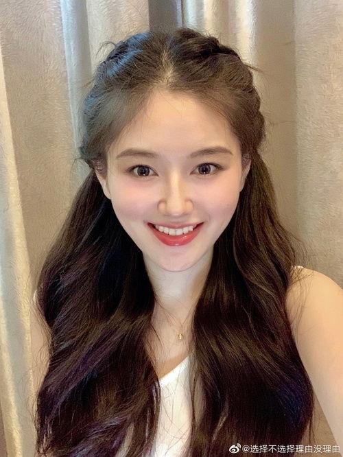 吃瓜网红拍照,镜头下的趣味瞬间